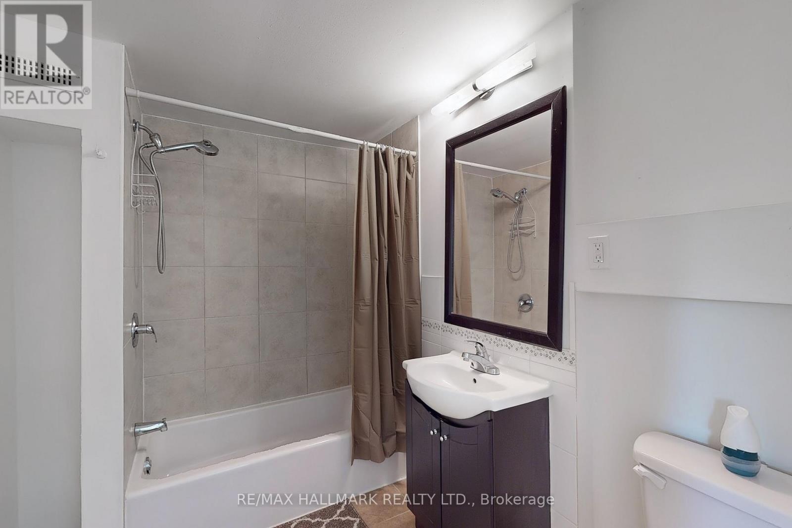 178 Barrie Street, Bradford West Gwillimbury, Ontario  L3Z 1R6 - Photo 40 - N12811328