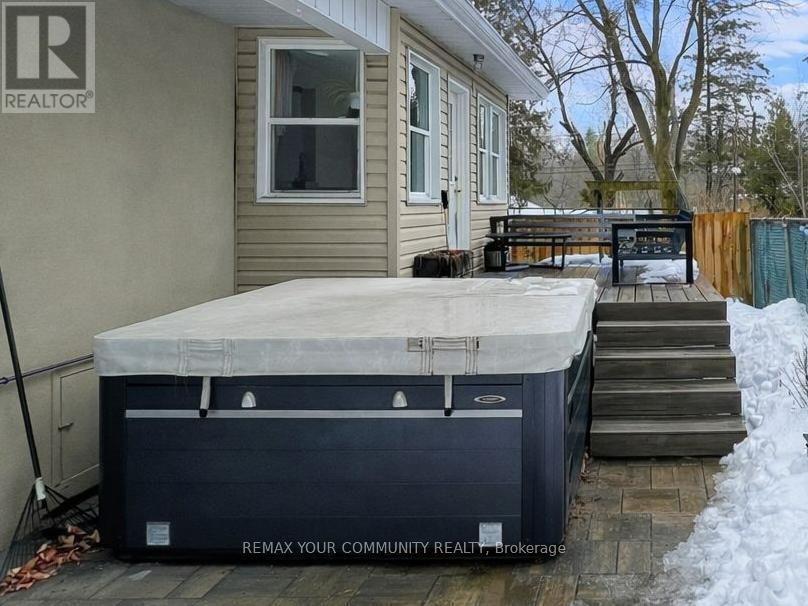 8 Victor Drive, Whitchurch-Stouffville, Ontario  L4A 3G5 - Photo 45 - N12811330