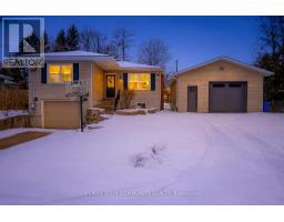 8 VICTOR DRIVE, Whitchurch-Stouffville, Ontario