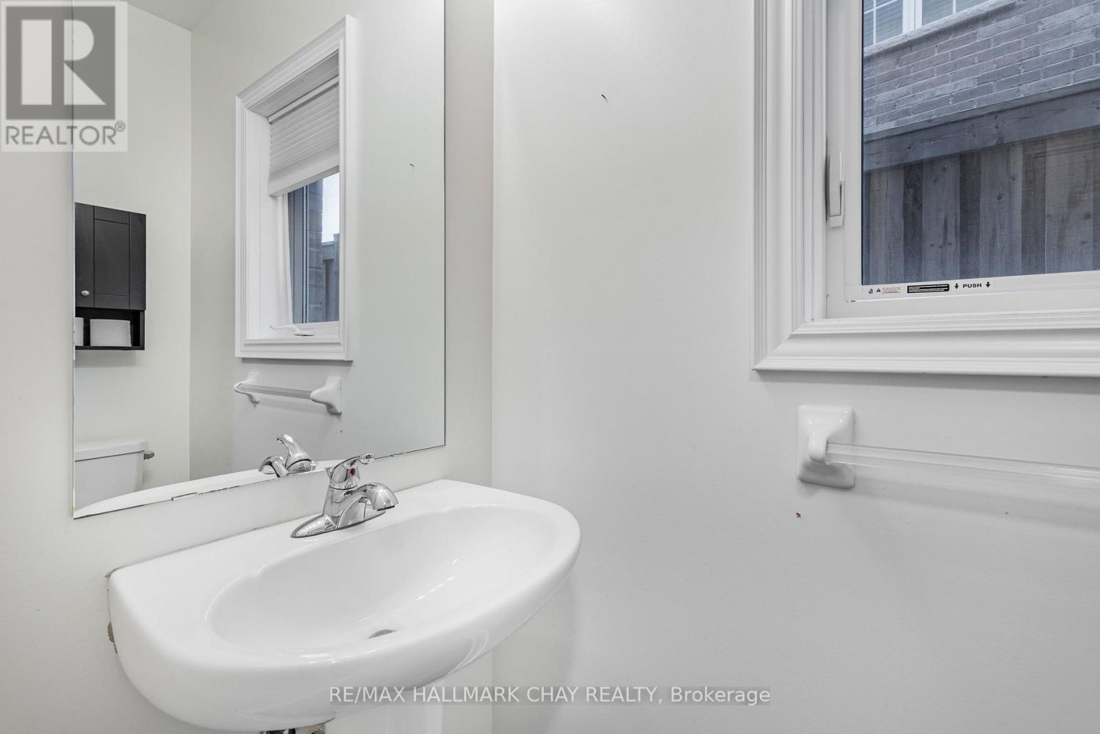 1340 Lormel Gate, Innisfil (Lefroy), Ontario  L0L 1W0 - Photo 10 - N12811336