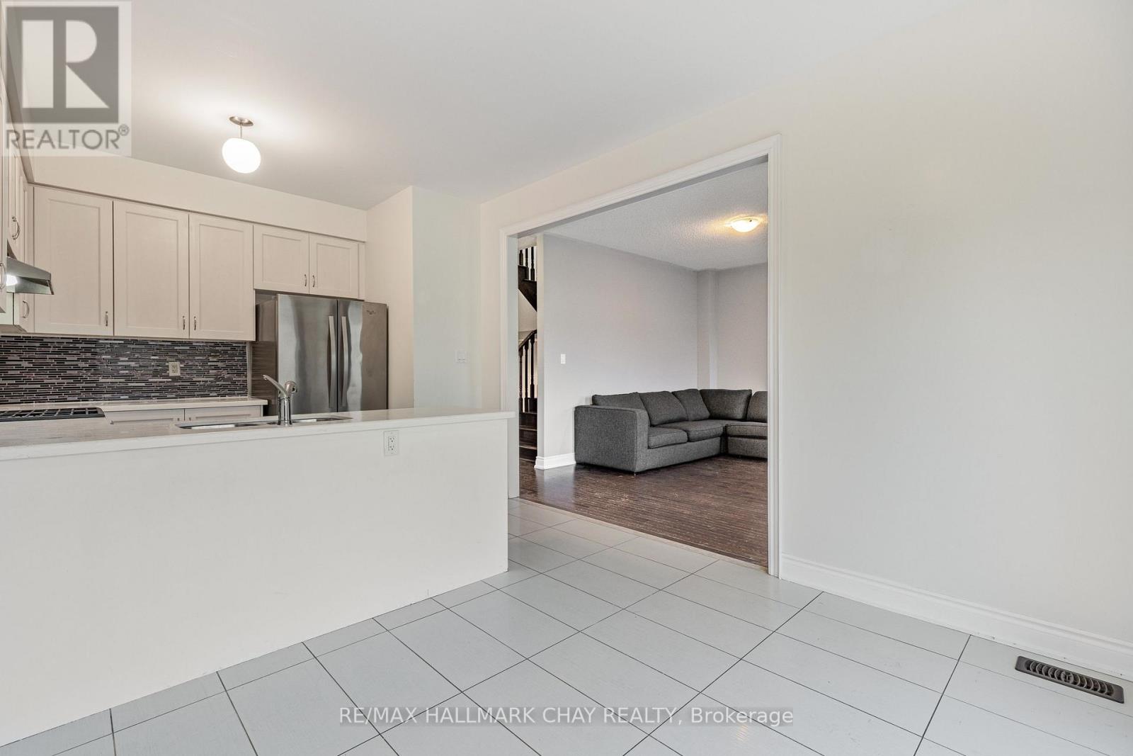 1340 Lormel Gate, Innisfil (Lefroy), Ontario  L0L 1W0 - Photo 9 - N12811336