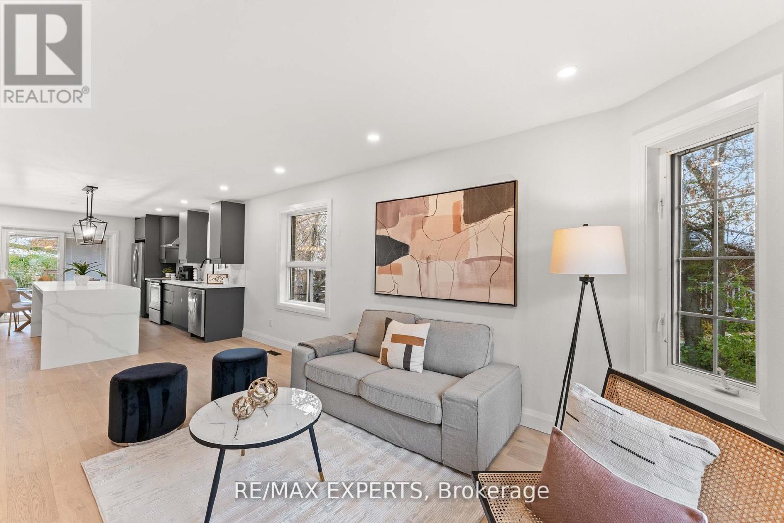 353 Walter Drive, Georgina, Ontario  L4P 3A8 - Photo 9 - N12811376