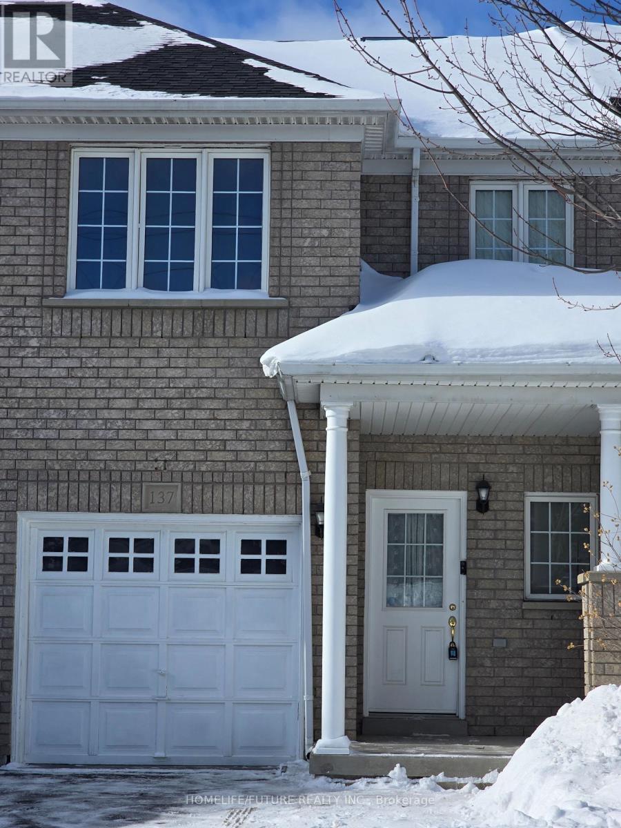 137 HARTFORD CRESCENT, Newmarket, Ontario