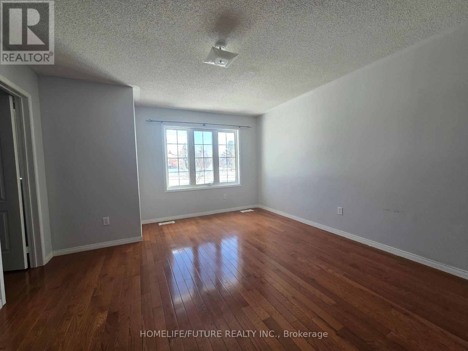 137 Hartford Crescent, Newmarket, Ontario  L3X 2Z4 - Photo 11 - N12811390