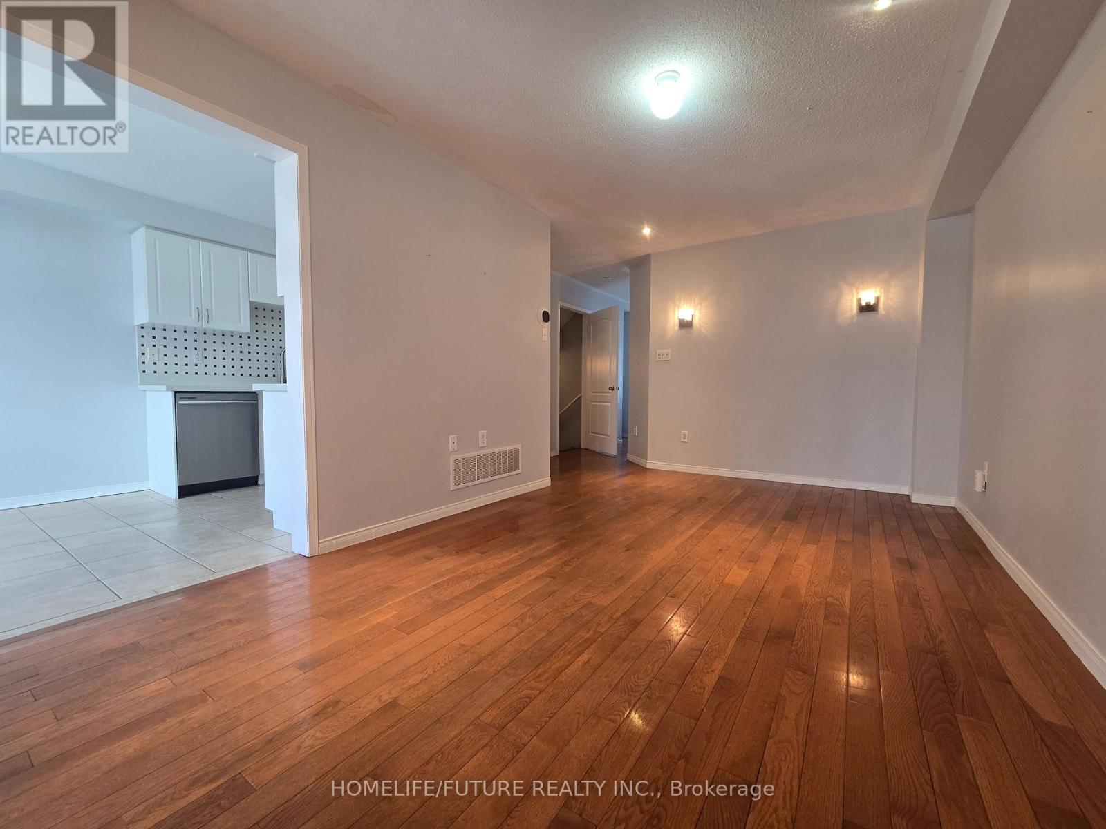 137 Hartford Crescent, Newmarket, Ontario  L3X 2Z4 - Photo 2 - N12811390