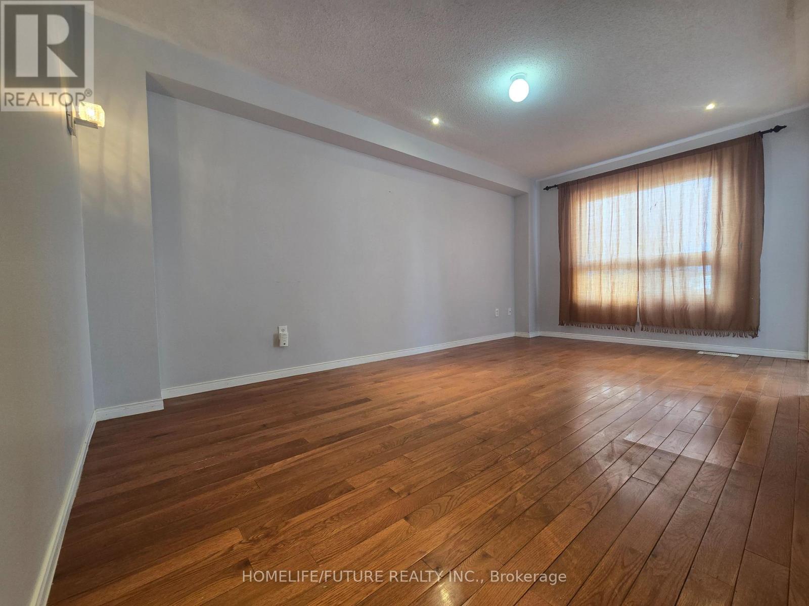 137 Hartford Crescent, Newmarket, Ontario  L3X 2Z4 - Photo 3 - N12811390