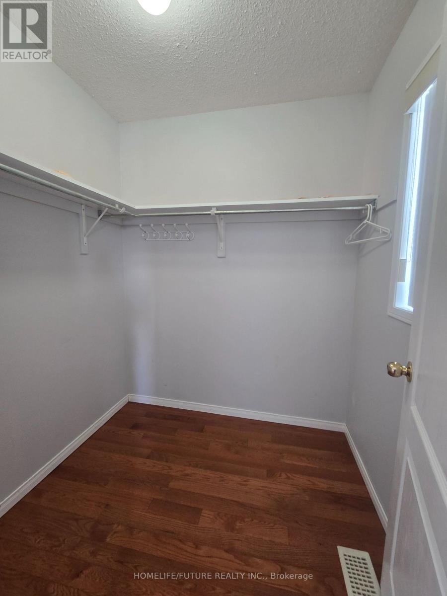 137 Hartford Crescent, Newmarket, Ontario  L3X 2Z4 - Photo 9 - N12811390