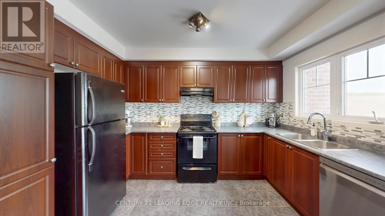 73 Baker Hill Boulevard, Whitchurch-Stouffville (Stouffville), Ontario  L4A 0T8 - Photo 14 - N12811412