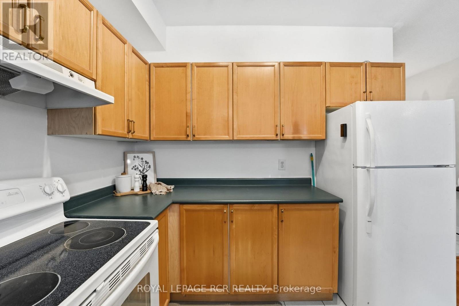 122 Downey Circle, Aurora, Ontario  L4G 7G1 - Photo 16 - N12811428