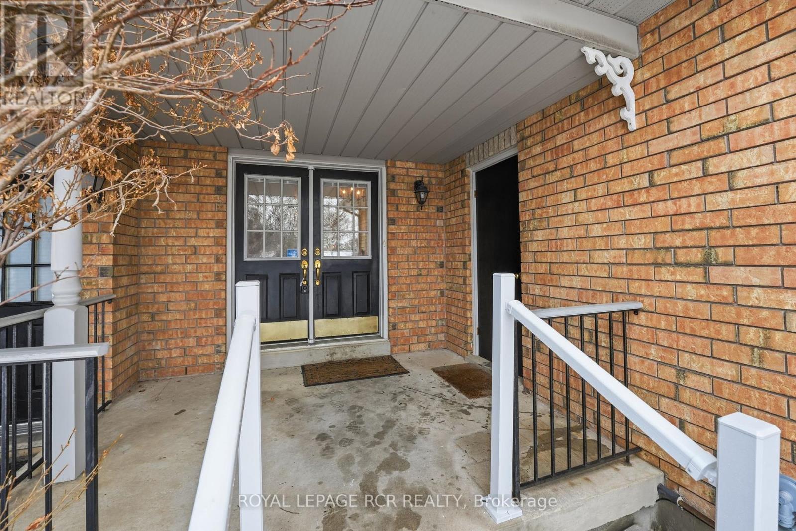 122 Downey Circle, Aurora, Ontario  L4G 7G1 - Photo 2 - N12811428