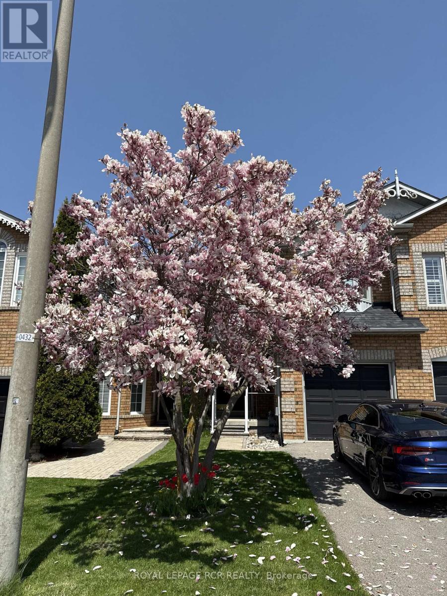 122 Downey Circle, Aurora, Ontario  L4G 7G1 - Photo 3 - N12811428