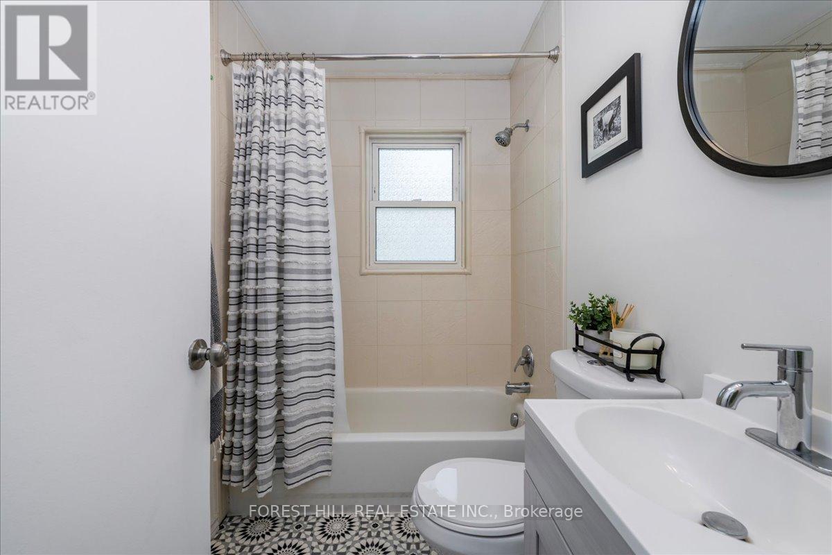 164 Avenue Road, Newmarket, Ontario  L3Y 1N4 - Photo 19 - N12811438