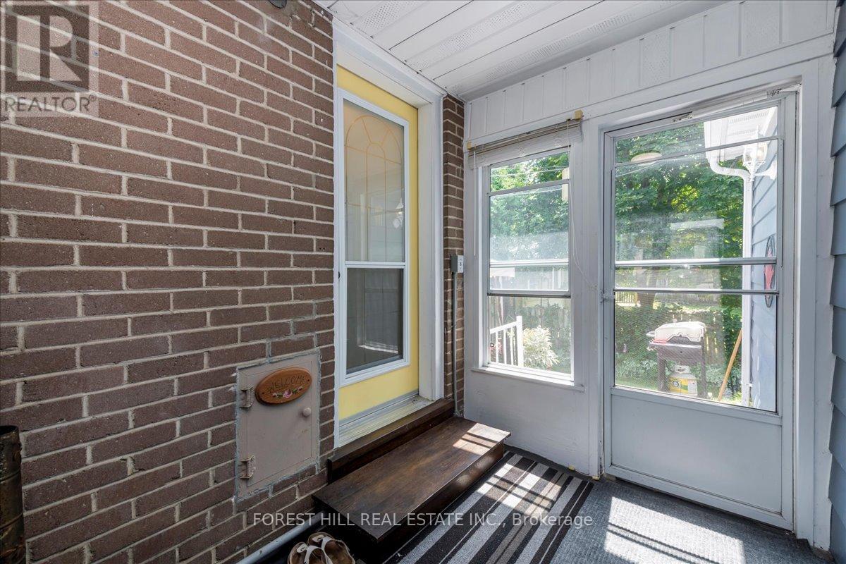 164 Avenue Road, Newmarket, Ontario  L3Y 1N4 - Photo 4 - N12811438