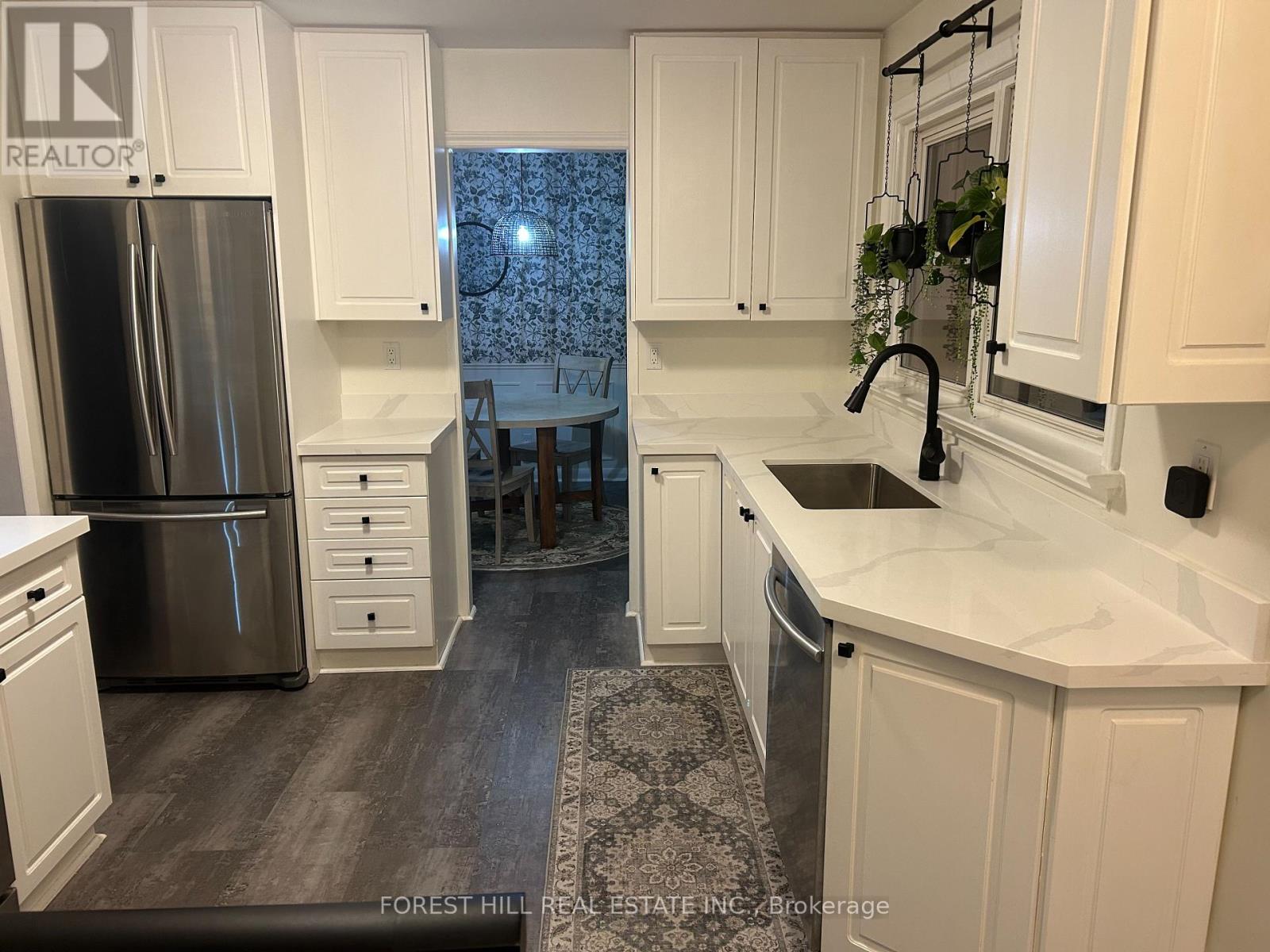 164 Avenue Road, Newmarket, Ontario  L3Y 1N4 - Photo 5 - N12811438