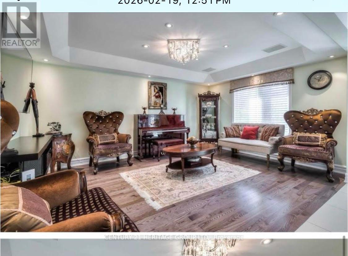 Main - 8 Driftwood Court, Richmond Hill, Ontario  L4E 3K8 - Photo 6 - N12811472