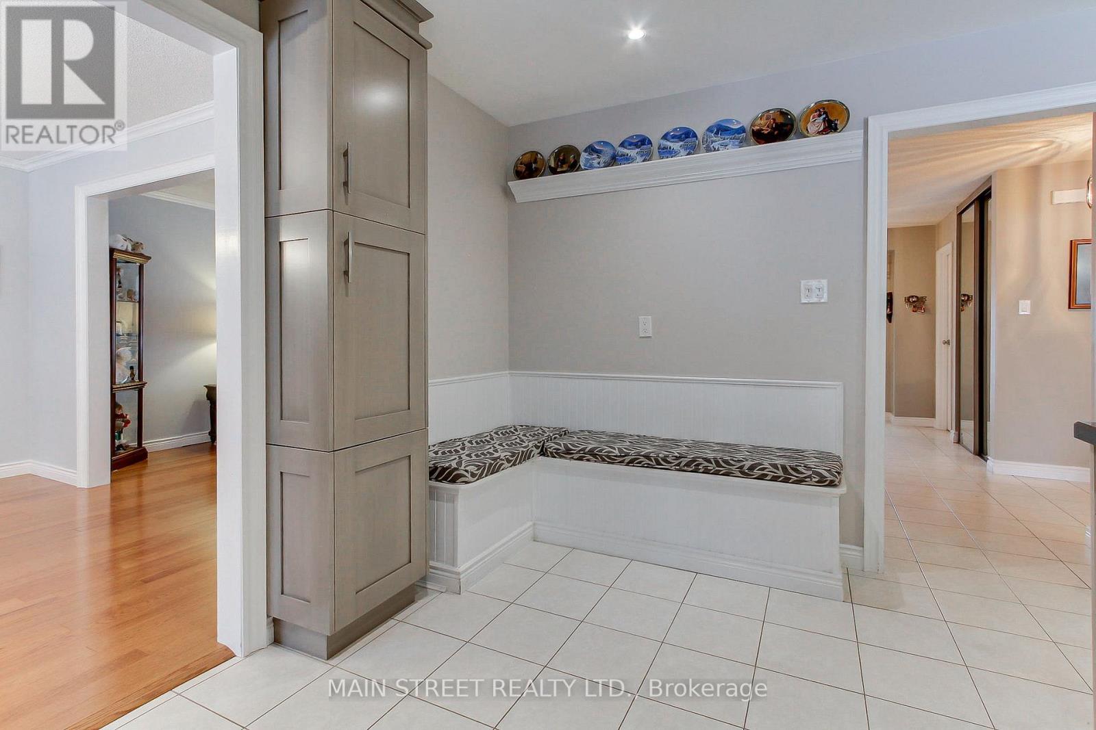 62 Eastman Crescent, Newmarket, Ontario  L3Y 5S1 - Photo 9 - N12811494