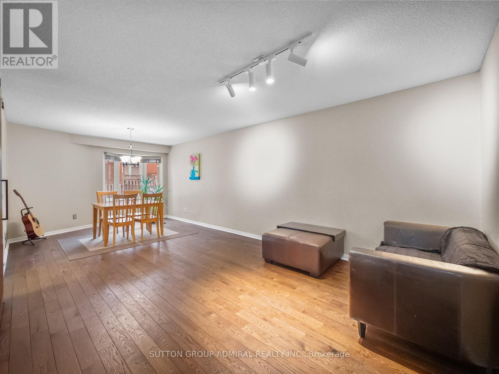 103 Winding Lane, Vaughan, Ontario  L4J 5J1 - Photo 5 - N12811528