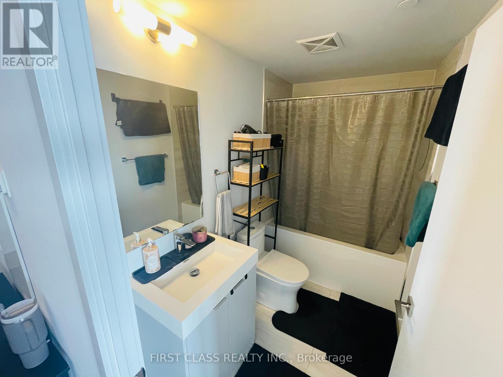 3703 - 2920 Highway 7 Road, Vaughan, Ontario  L4K 0P4 - Photo 9 - N12811532