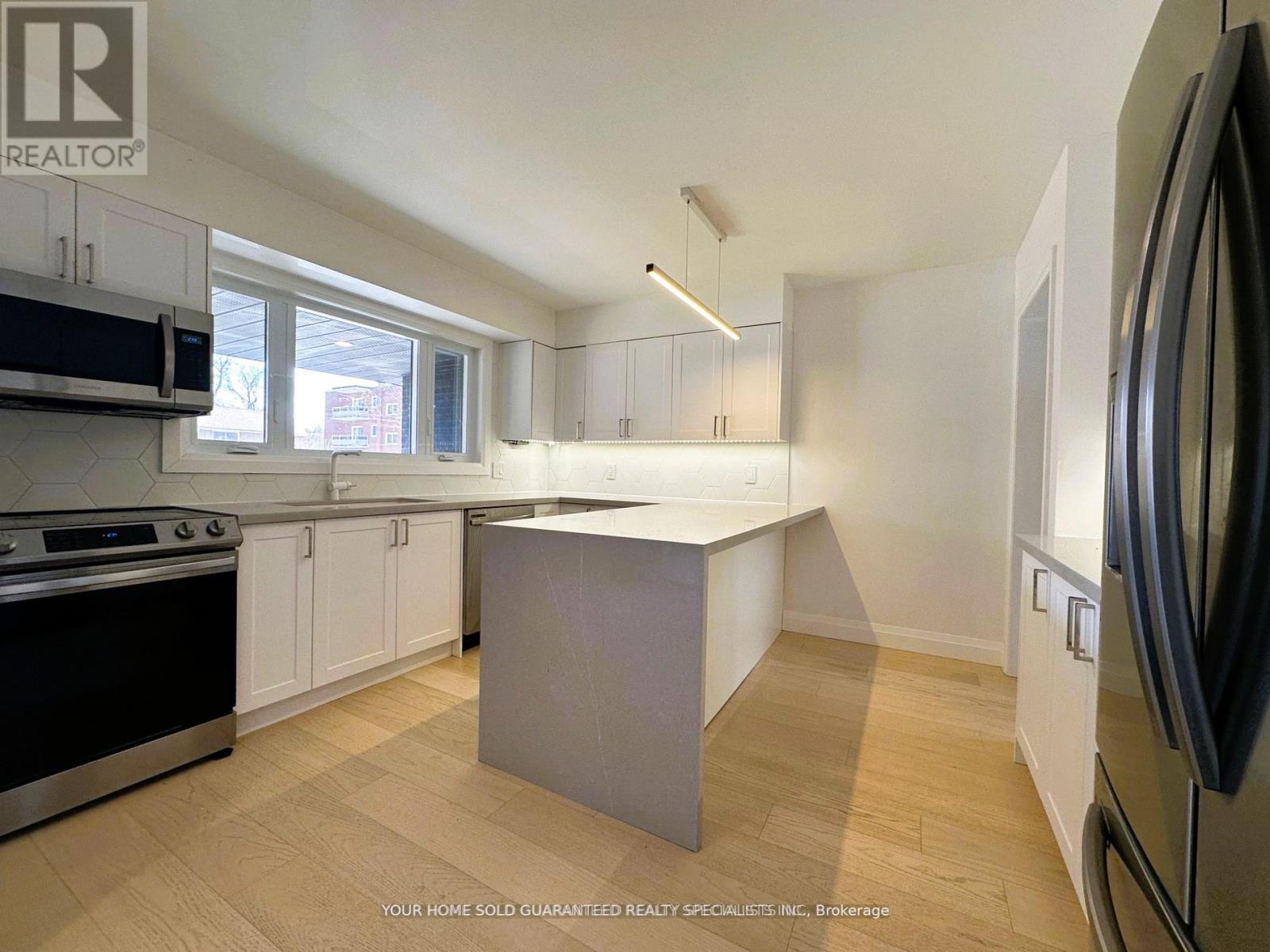 Main Floor - 36 Queen Street, Barrie (Codrington), Ontario  L4M 1Z1 - Photo 4 - S12811454