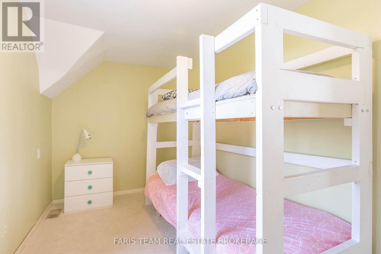 139 Veterans Lane, Tay, Ontario  L0K 2A0 - Photo 17 - S12811488