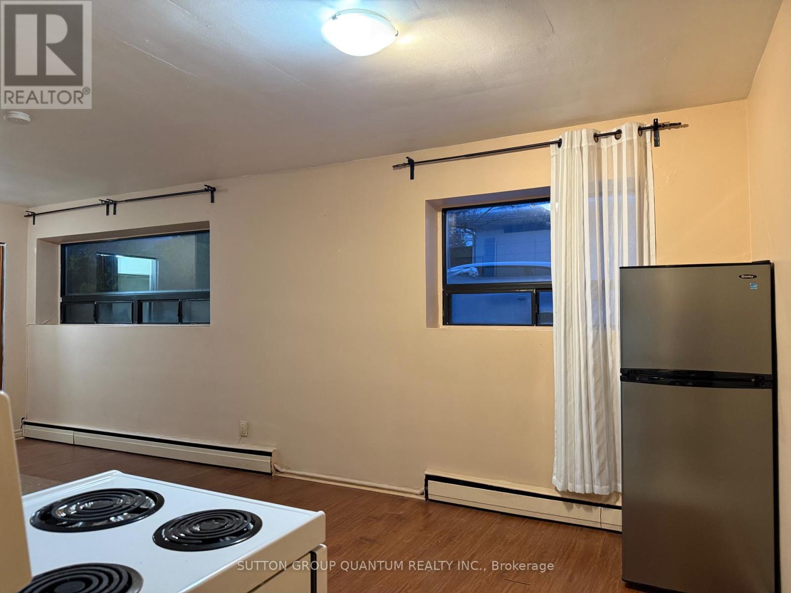 5 - 25a Milton Street, Toronto, Ontario  M8Y 2X7 - Photo 10 - W12558832