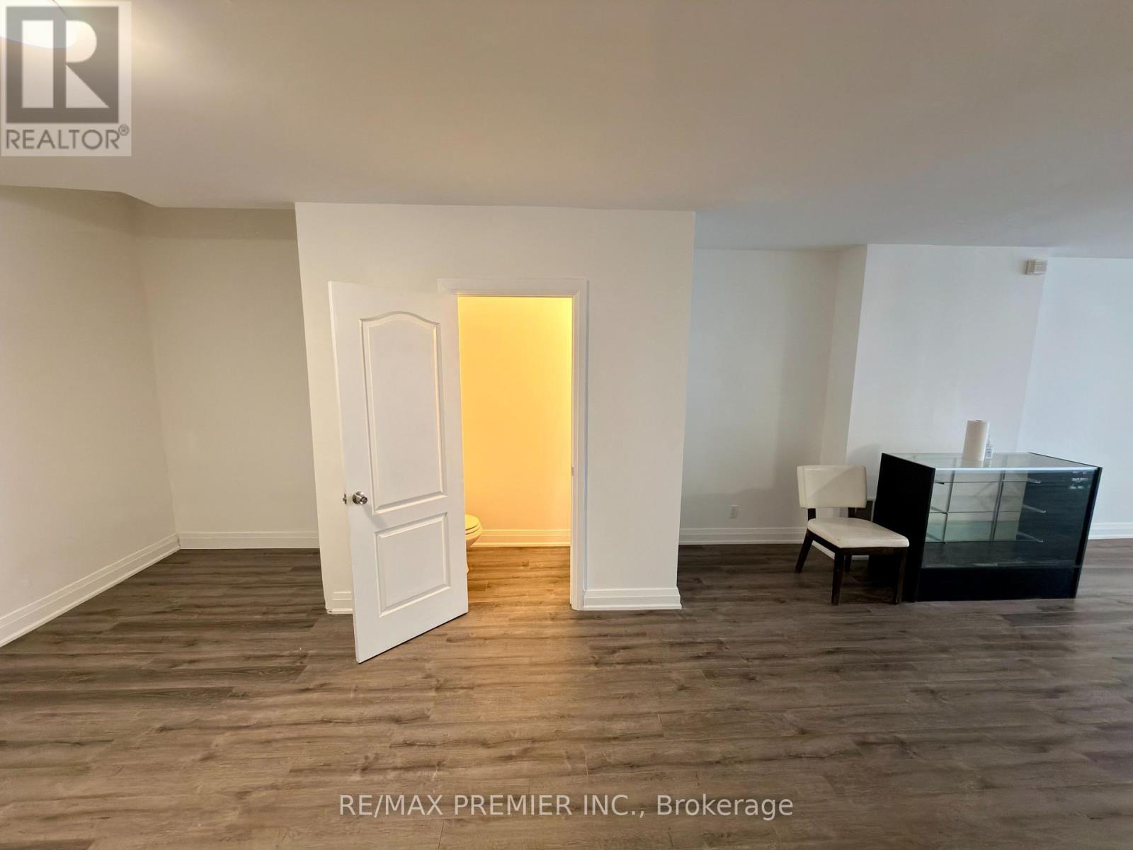 Main Floor - 459 Rocesvalles Avenue, Toronto, Ontario  M6R 2N4 - Photo 5 - W12811174