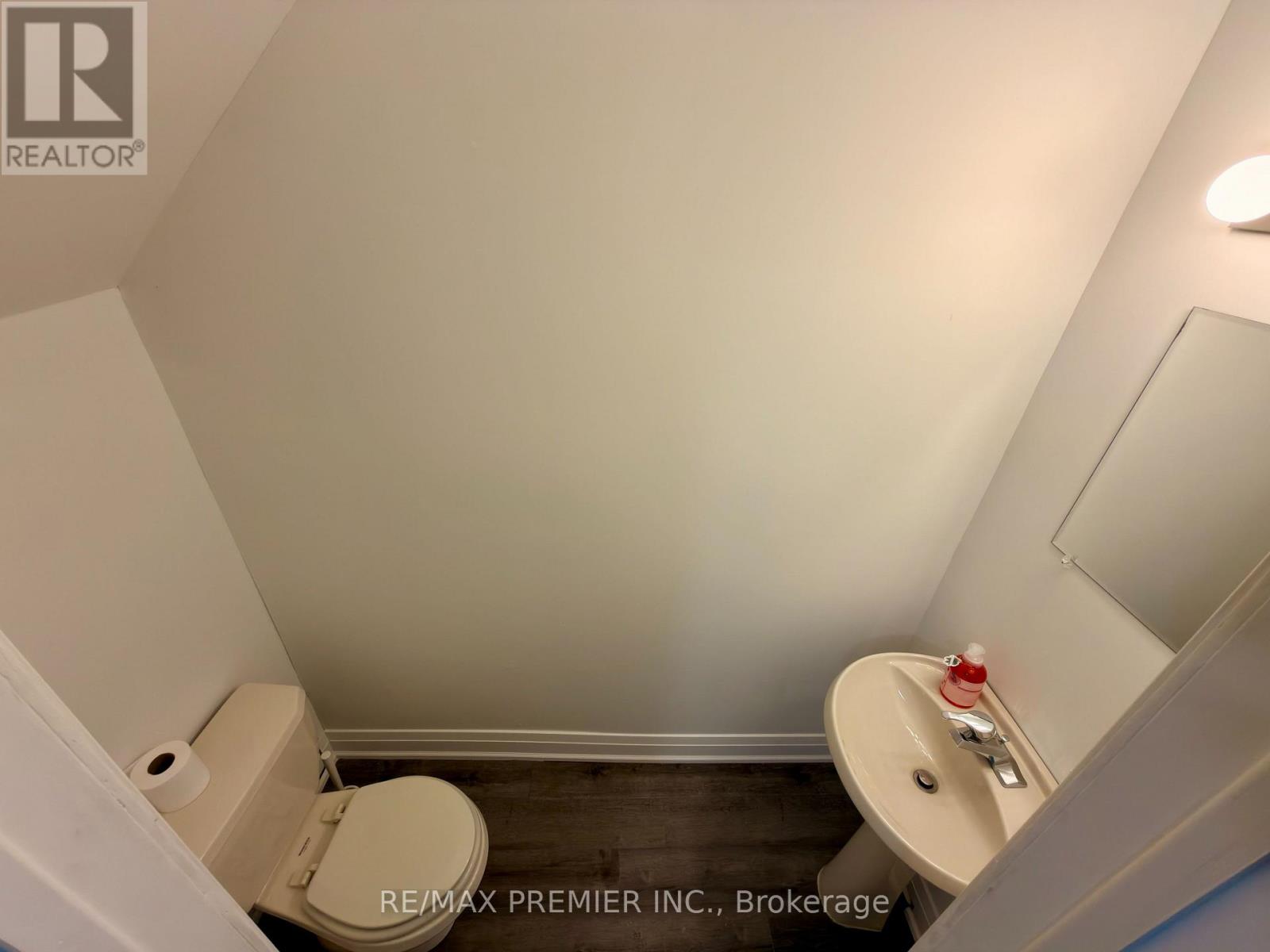 Main Floor - 459 Rocesvalles Avenue, Toronto, Ontario  M6R 2N4 - Photo 6 - W12811174