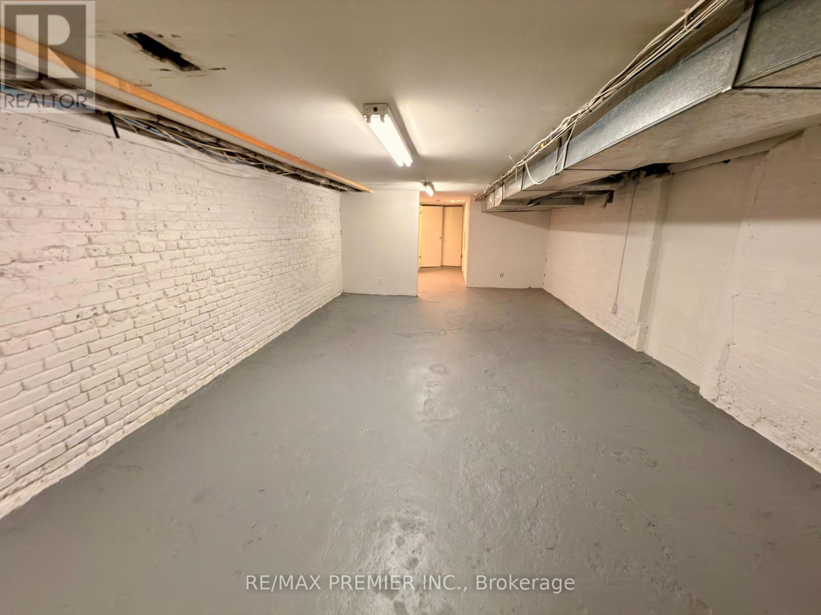 Main Floor - 459 Rocesvalles Avenue, Toronto, Ontario  M6R 2N4 - Photo 12 - W12811174