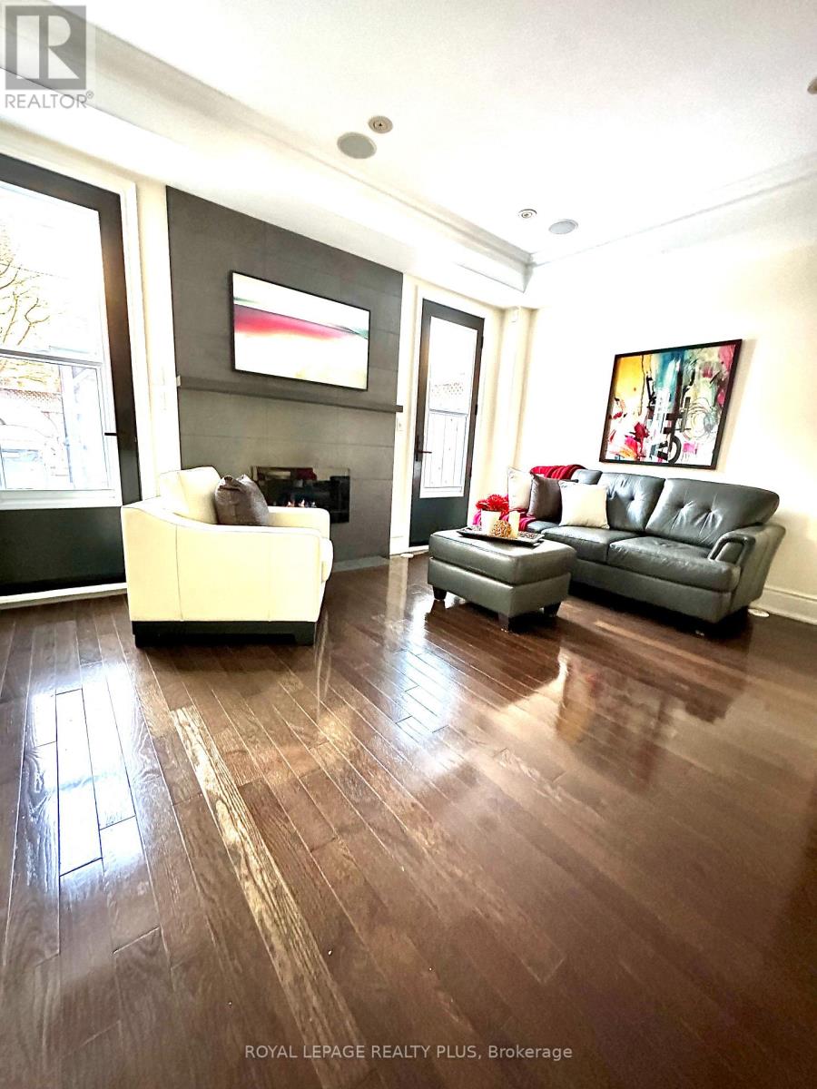 142 Rebecca Street, Oakville, Ontario  L6K 1J5 - Photo 15 - W12679706