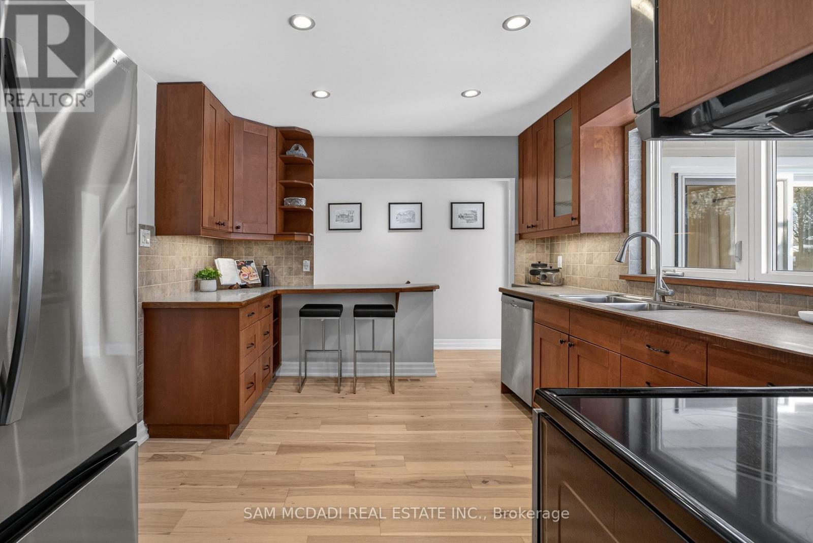 1655 Springwell Avenue, Mississauga, Ontario  L5J 3J1 - Photo 5 - W12811316