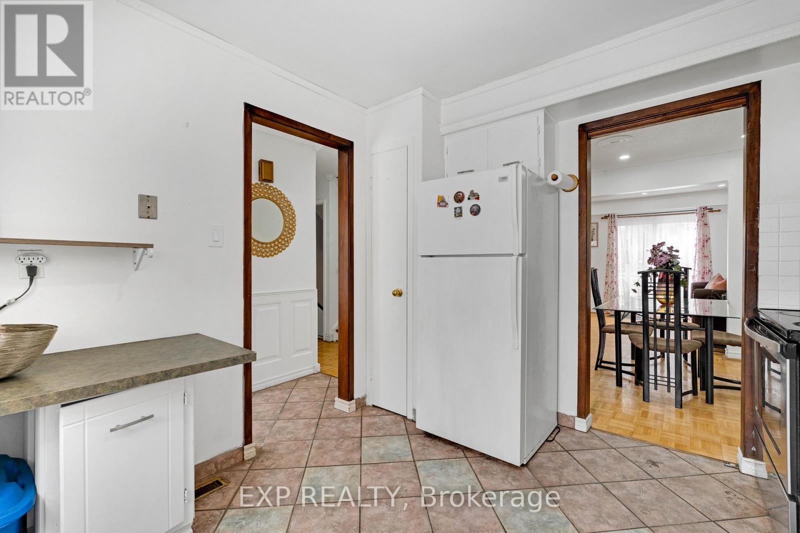 4 - 1180 Mississauga Valley Boulevard, Mississauga, Ontario  L5A 3M9 - Photo 8 - W12811372