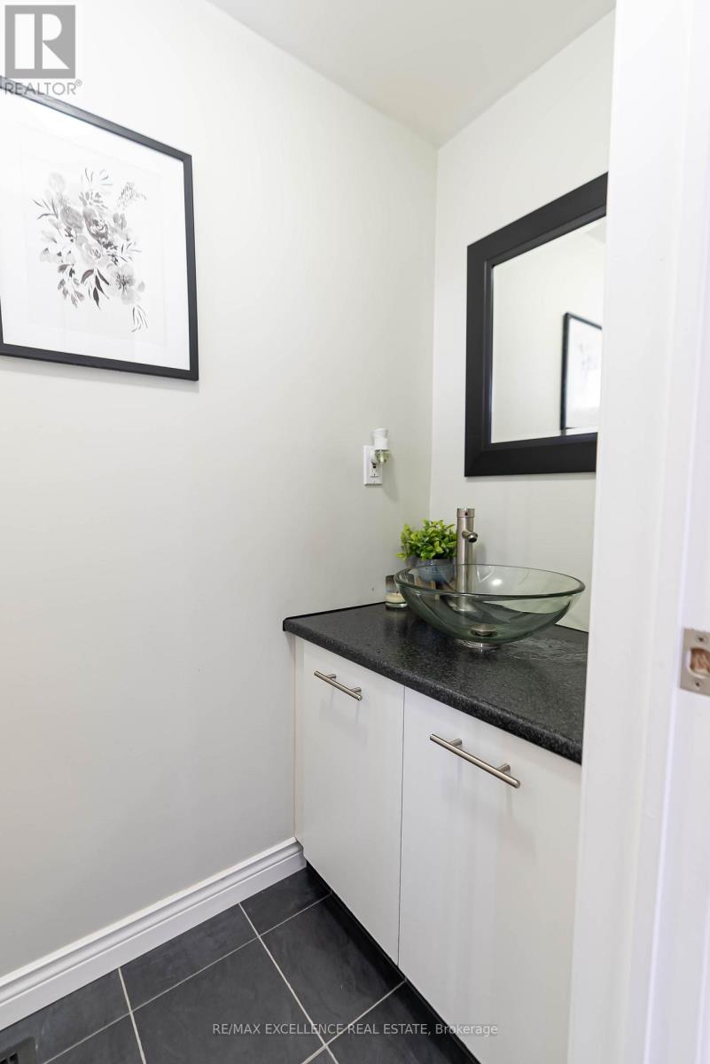 2761 Huntingdon Trail, Oakville, Ontario  L6J 7G6 - Photo 11 - W12811380