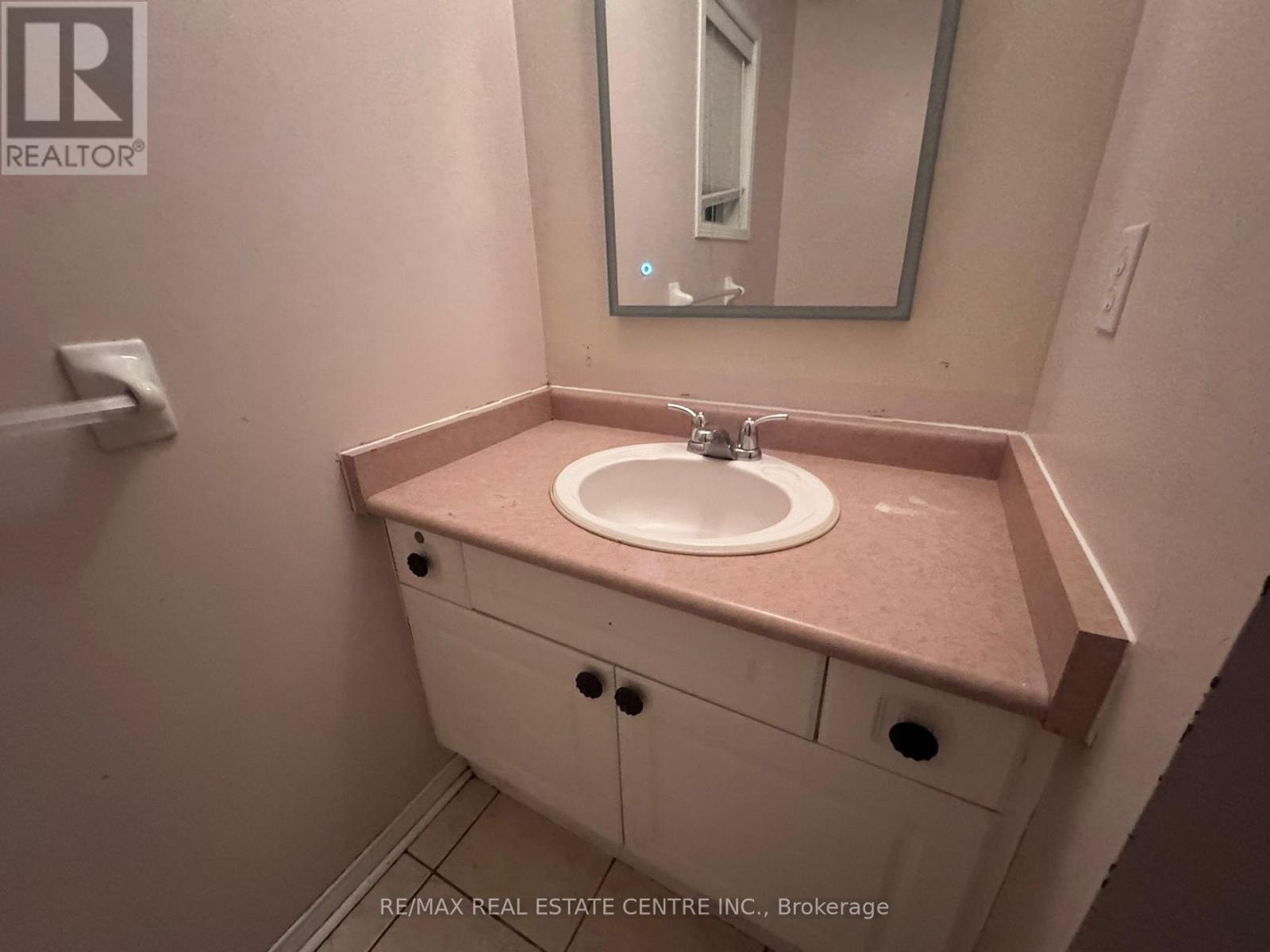 23 Lonestar Crescent, Brampton, Ontario  L7A 2H9 - Photo 10 - W12811394