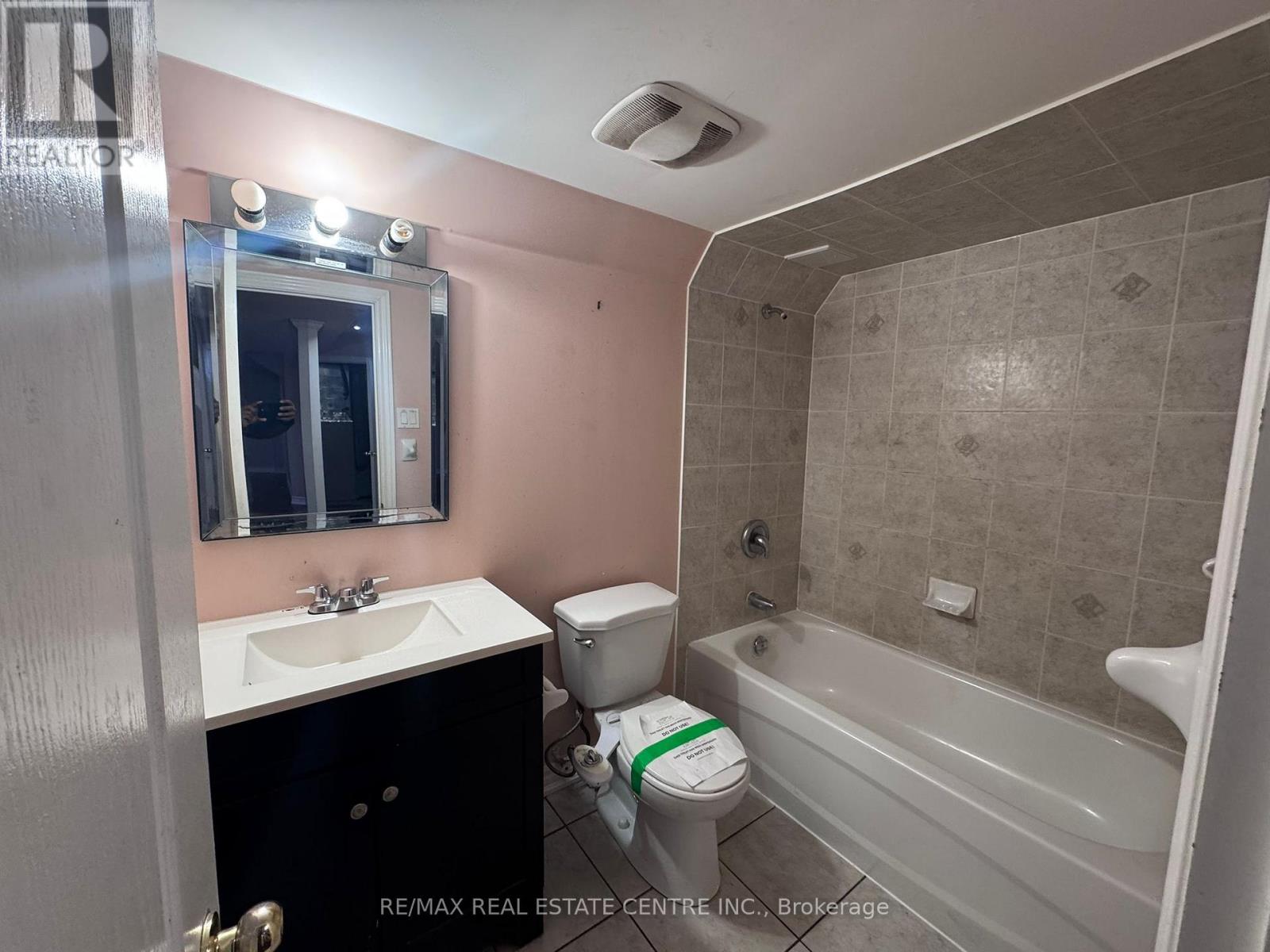 23 Lonestar Crescent, Brampton, Ontario  L7A 2H9 - Photo 14 - W12811394