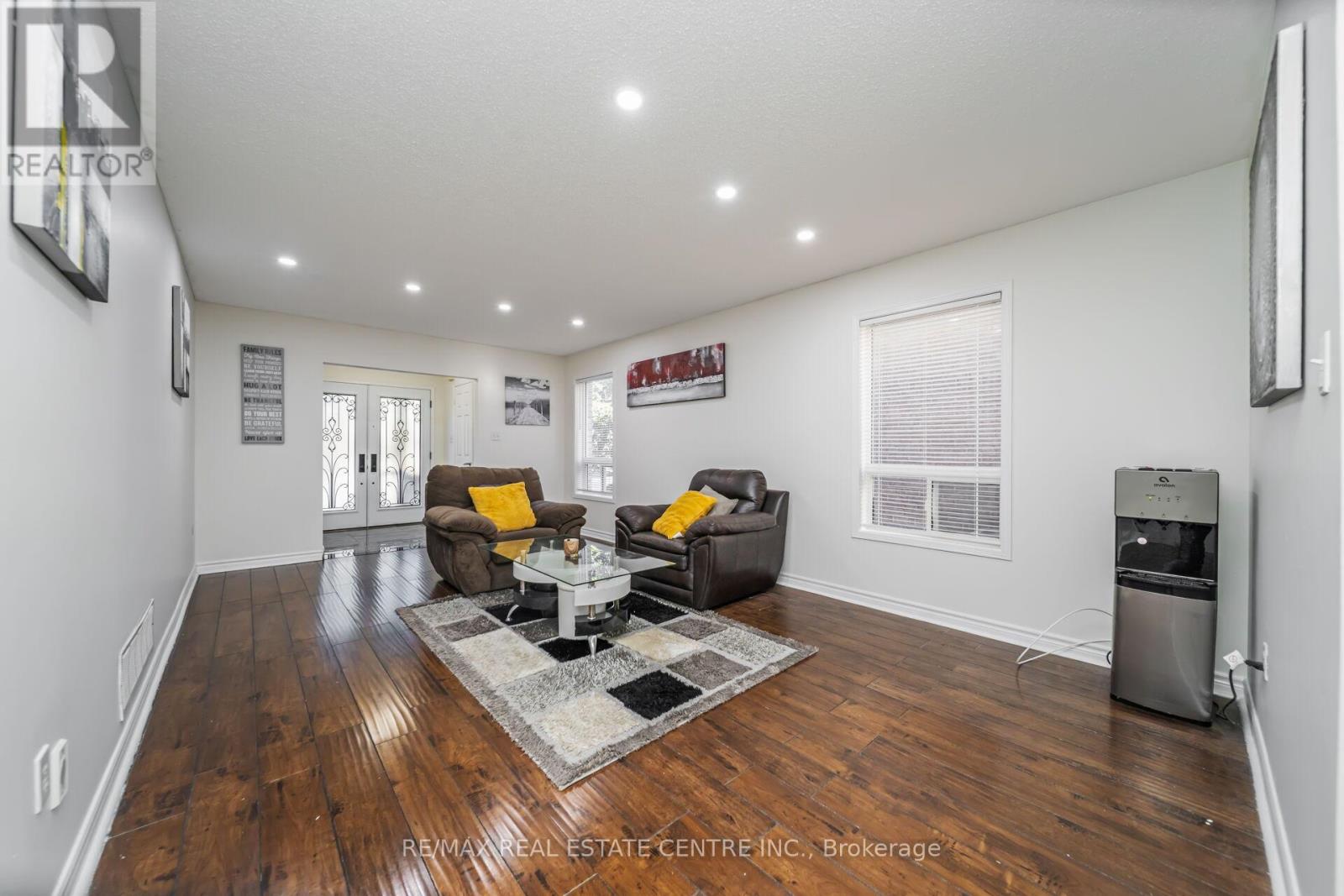 30 Florence Drive, Brampton, Ontario  L7A 2M2 - Photo 11 - W12811404