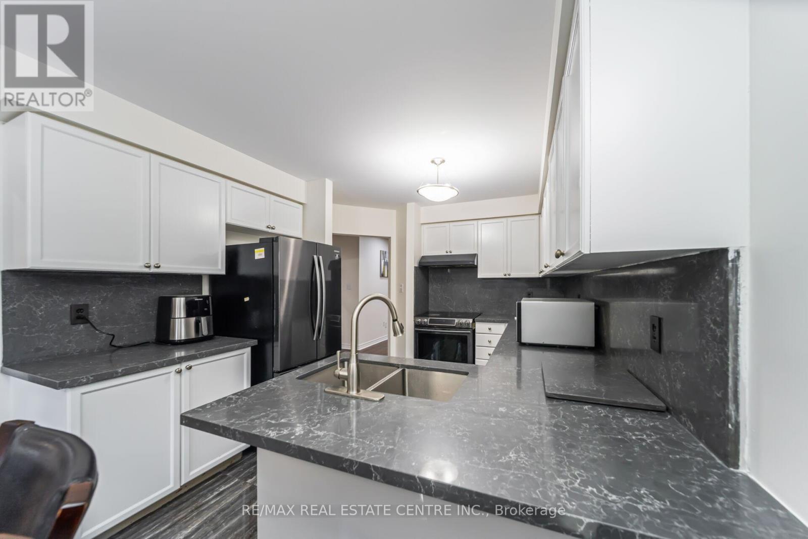 30 Florence Drive, Brampton, Ontario  L7A 2M2 - Photo 20 - W12811404