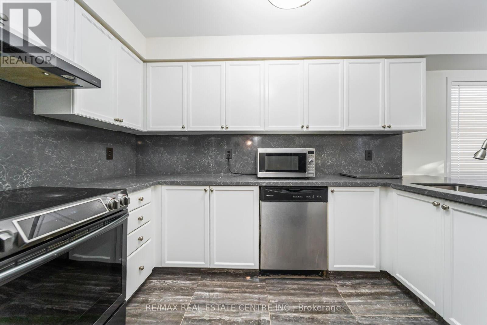 30 Florence Drive, Brampton, Ontario  L7A 2M2 - Photo 21 - W12811404