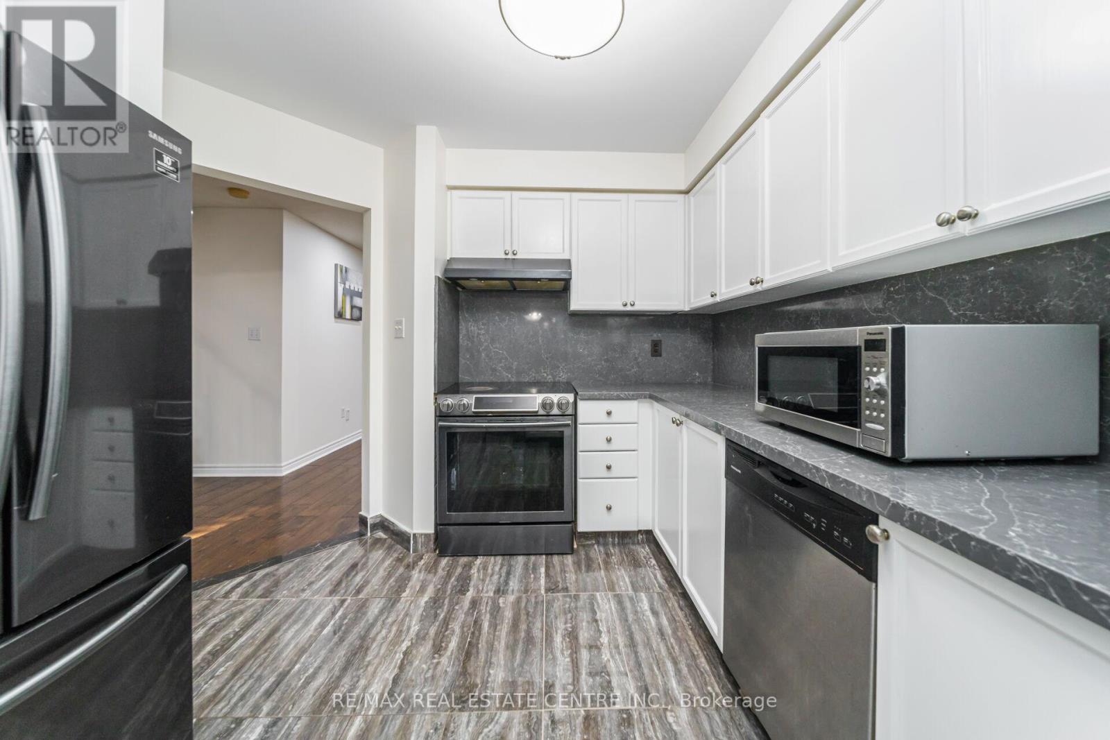 30 Florence Drive, Brampton, Ontario  L7A 2M2 - Photo 23 - W12811404