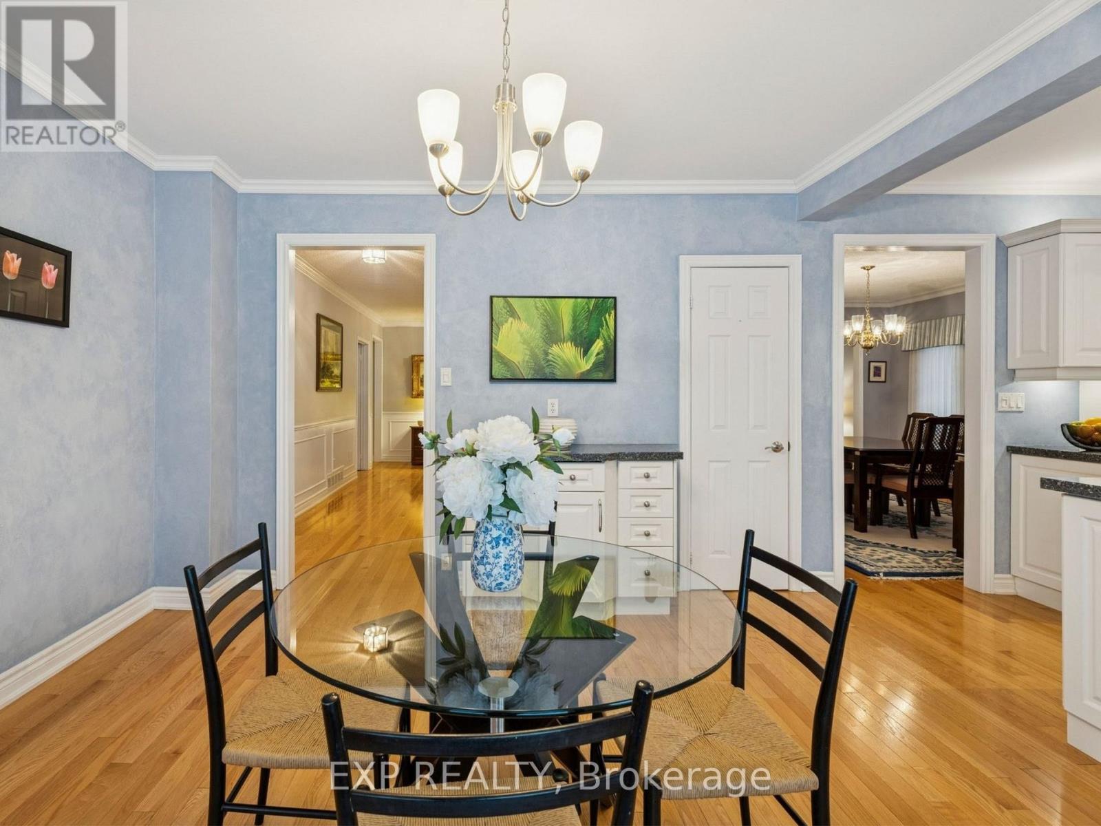 209 Nottingham Drive, Oakville, Ontario  L6H 4H7 - Photo 14 - W12811466