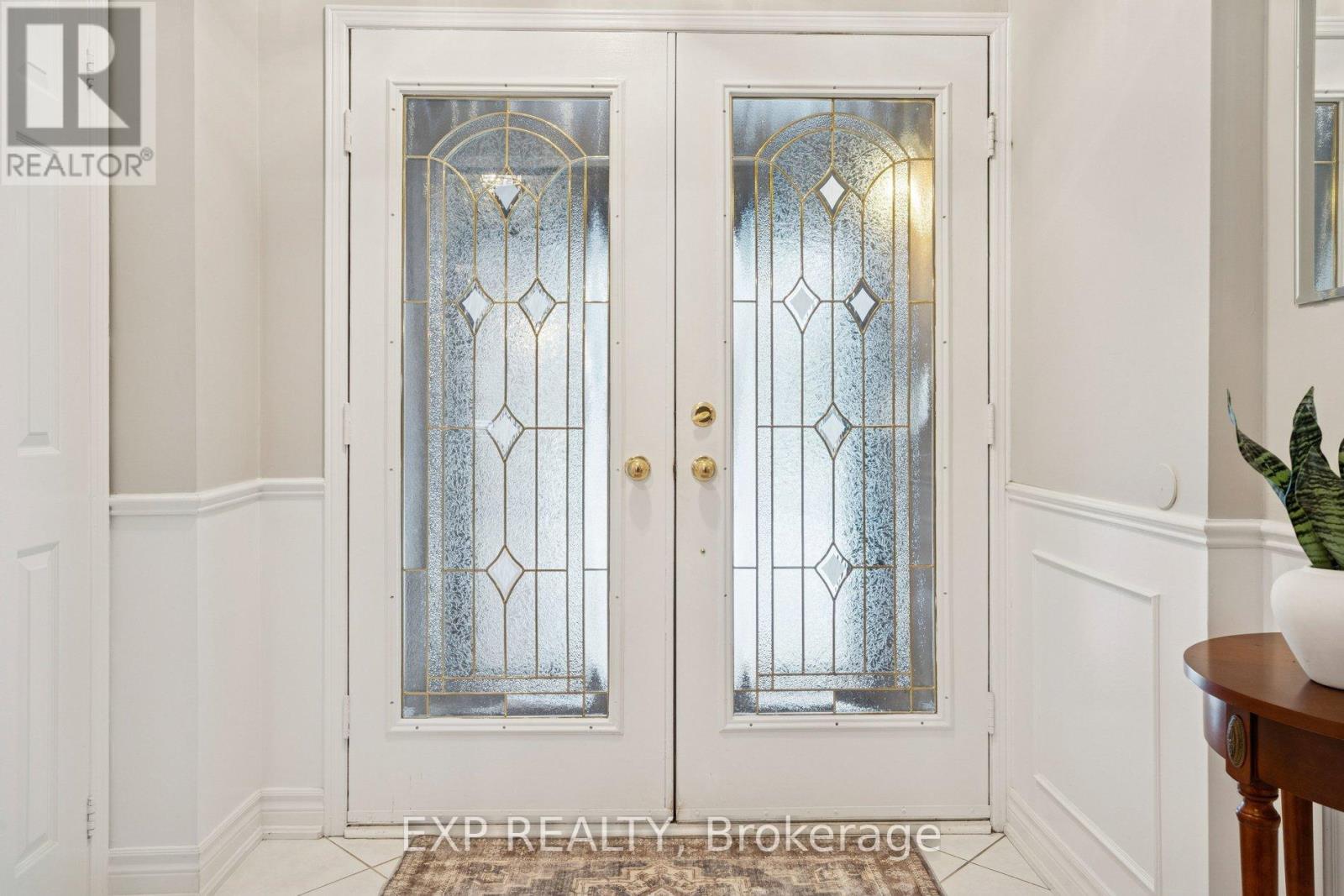 209 Nottingham Drive, Oakville, Ontario  L6H 4H7 - Photo 4 - W12811466