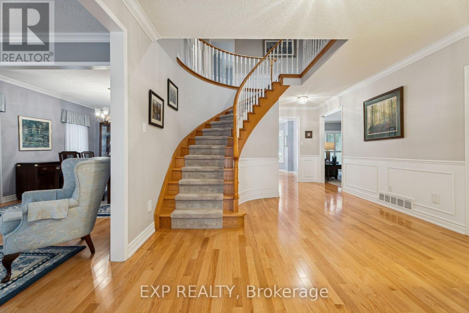 209 Nottingham Drive, Oakville, Ontario  L6H 4H7 - Photo 5 - W12811466