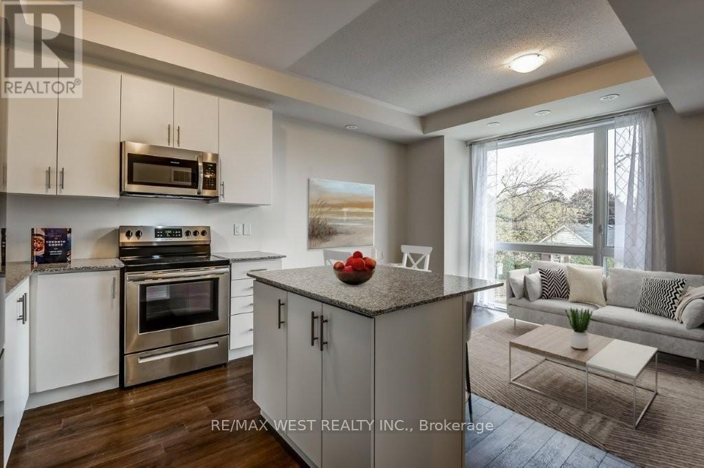 Th7 - 24 Fieldway Road, Toronto, Ontario  M8Z 3L1 - Photo 6 - W12811474