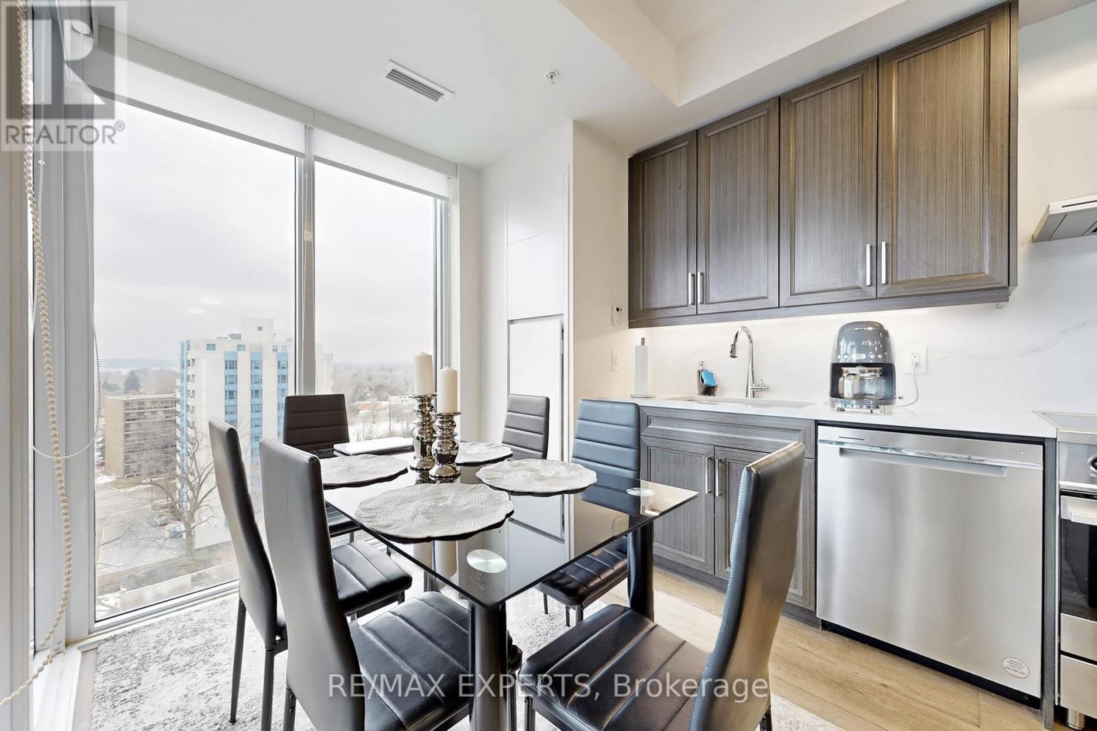 1007 - 500 Brock Avenue, Burlington, Ontario  L7S 0A5 - Photo 12 - W12811514