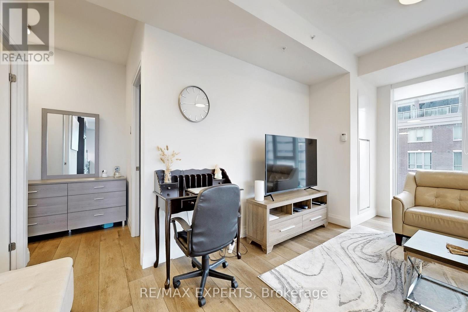 1007 - 500 Brock Avenue, Burlington, Ontario  L7S 0A5 - Photo 15 - W12811514