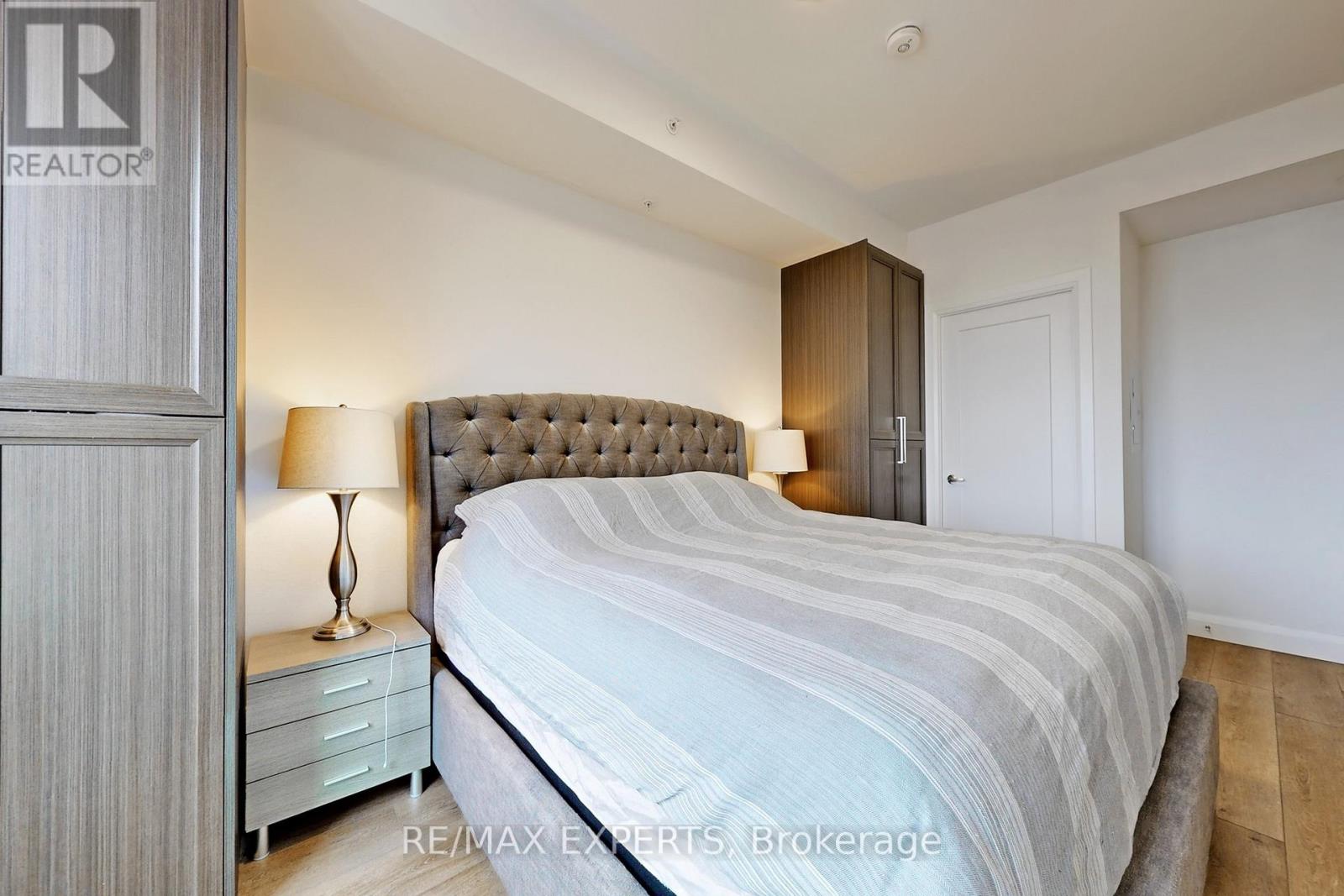 1007 - 500 Brock Avenue, Burlington, Ontario  L7S 0A5 - Photo 18 - W12811514