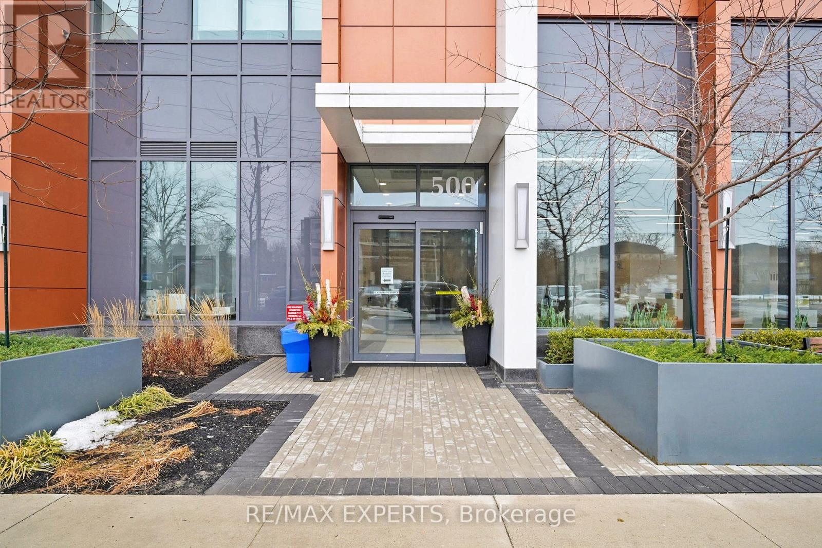 1007 - 500 Brock Avenue, Burlington, Ontario  L7S 0A5 - Photo 3 - W12811514