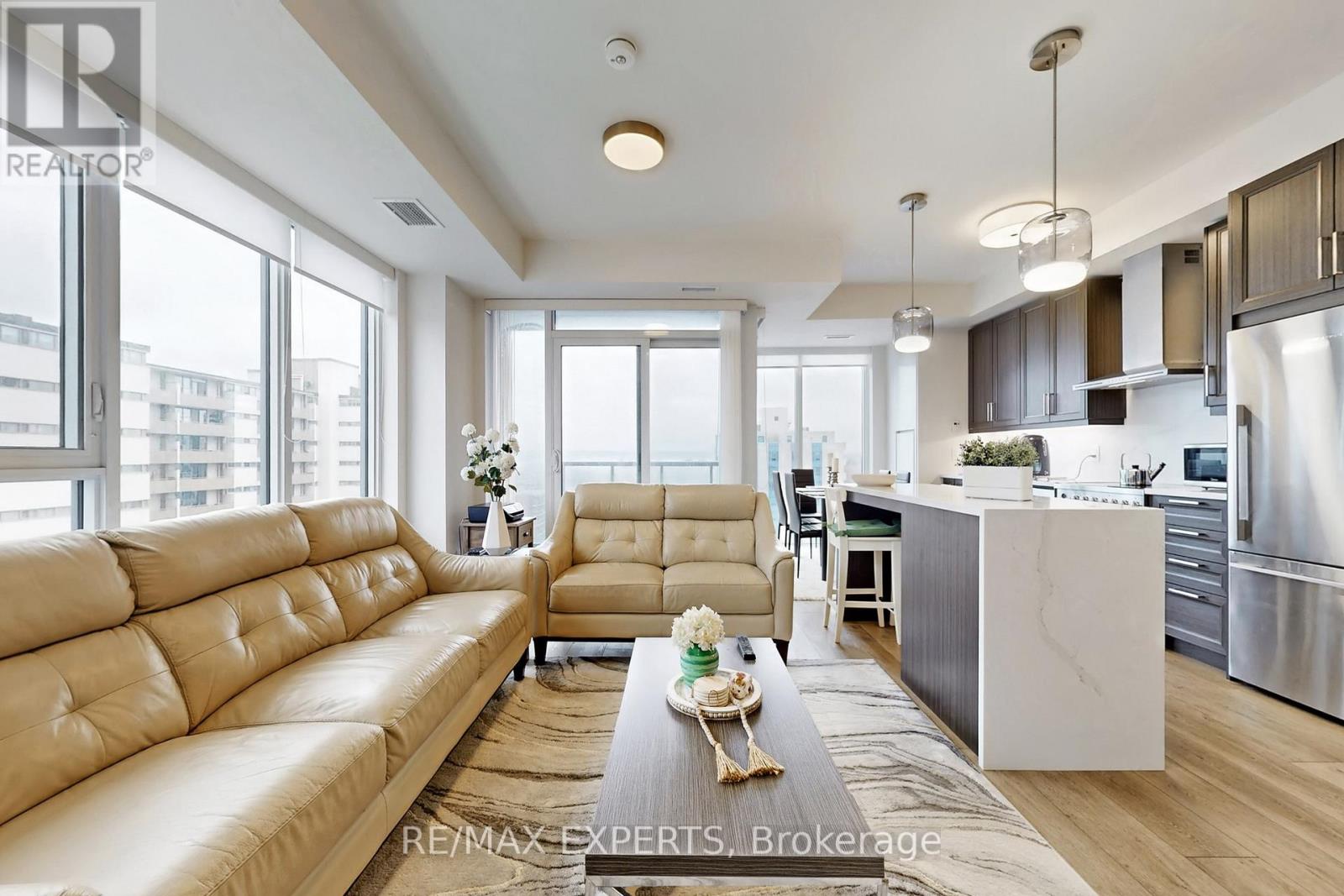 1007 - 500 Brock Avenue, Burlington, Ontario  L7S 0A5 - Photo 5 - W12811514