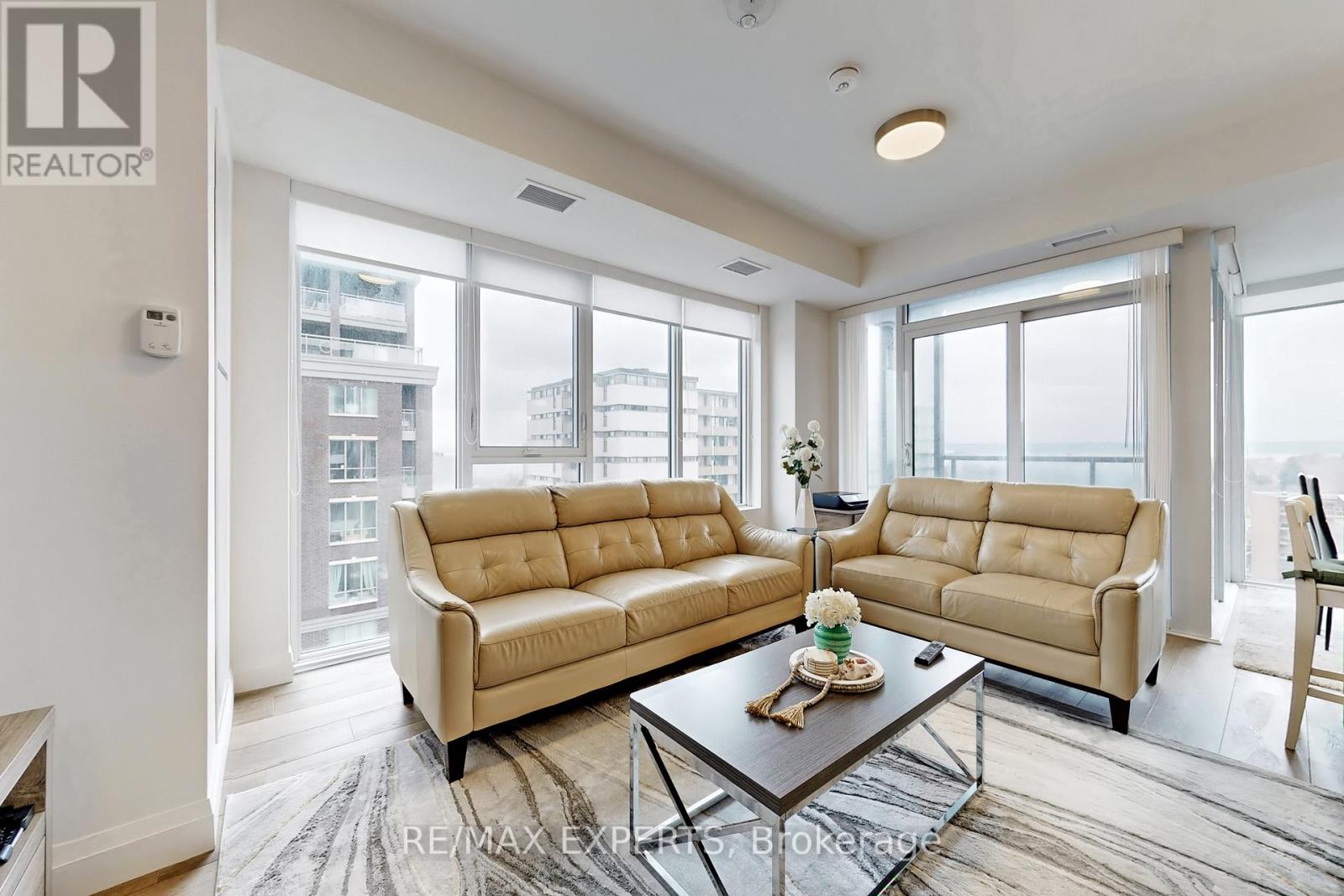 1007 - 500 Brock Avenue, Burlington, Ontario  L7S 0A5 - Photo 6 - W12811514