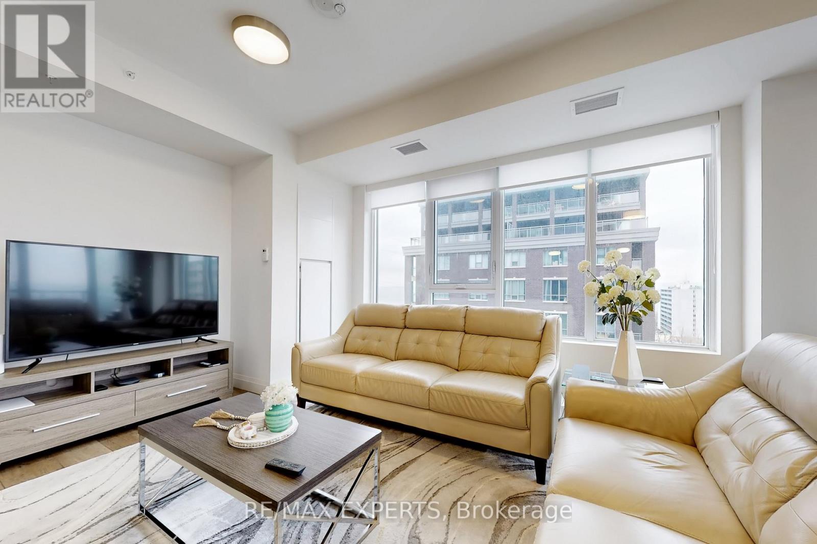 1007 - 500 Brock Avenue, Burlington, Ontario  L7S 0A5 - Photo 7 - W12811514