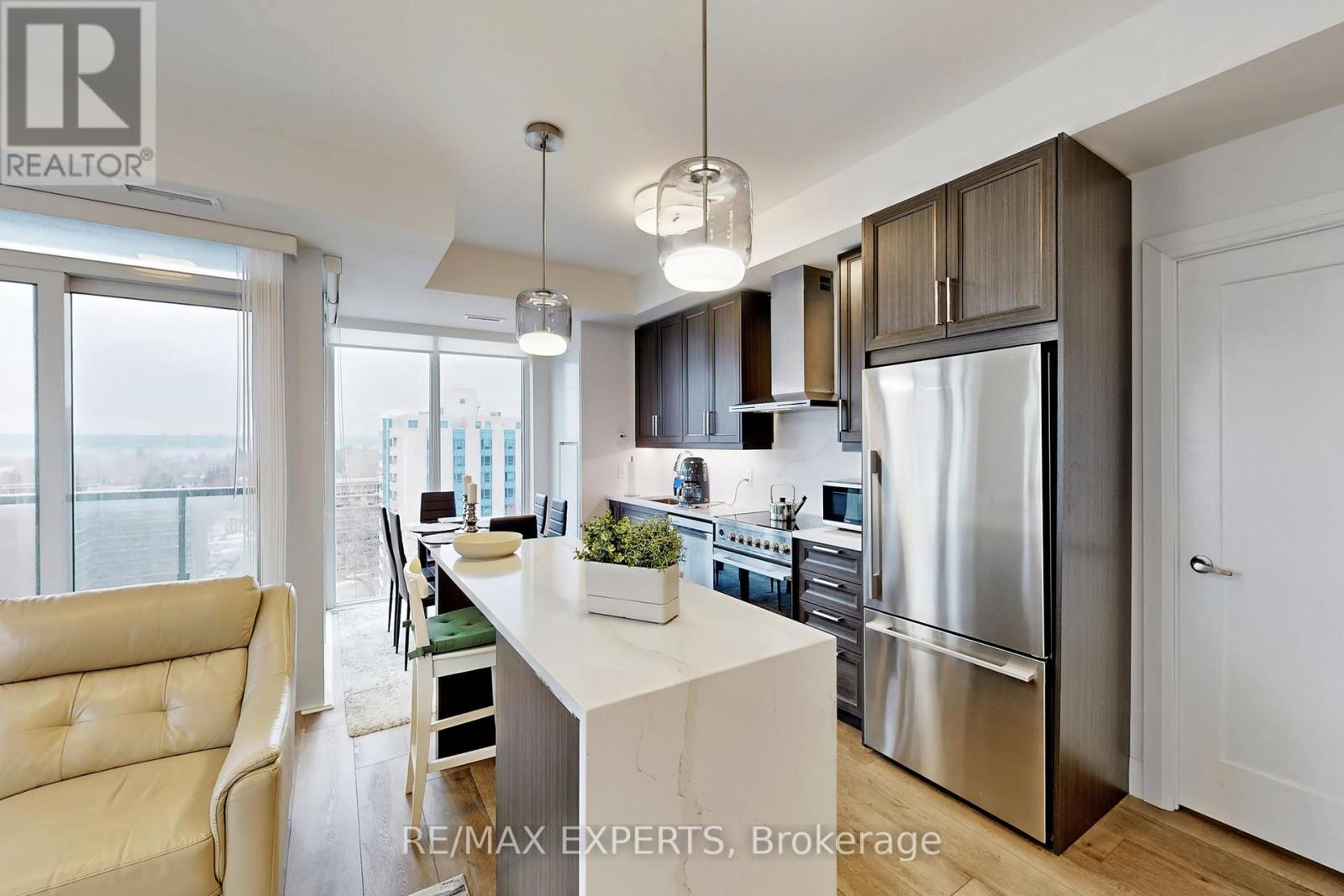 1007 - 500 Brock Avenue, Burlington, Ontario  L7S 0A5 - Photo 8 - W12811514